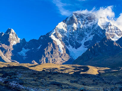 Explorando la Majestuosidad del Ausangate: Un Viaje a la Cima de la Belleza Natural en Perú